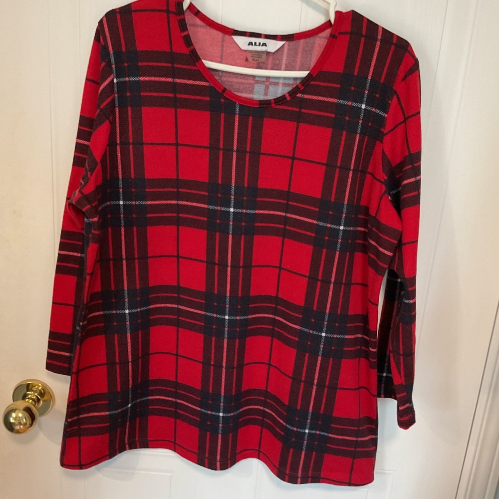 Alia Plaid Top Women Medium Red Excellent 3/4 Sleeve Crew Neck Tartan Knit